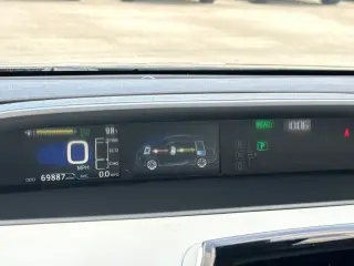 Toyota Prius 2019 AWD LE AWD-e 4p Hatchback