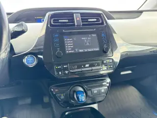 Toyota Prius 2019 AWD LE AWD-e 4p Hatchback