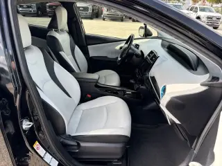 Toyota Prius 2019 AWD LE AWD-e 4p Hatchback