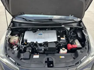 Toyota Prius 2019 AWD LE AWD-e 4p Hatchback