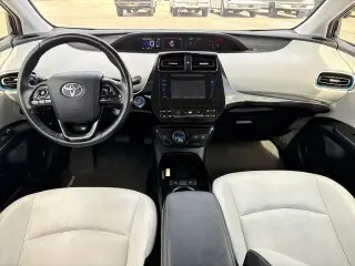 Toyota Prius 2019 AWD LE AWD-e 4p Hatchback