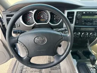 Toyota 4Runner 2004 Limited 4WD 4p SUV con V6