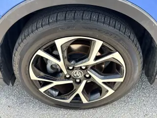Toyota C-HR 2020 XLE 4p Crossover