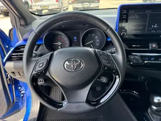 Toyota C-HR 2020 XLE 4p Crossover