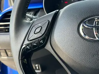 Toyota C-HR 2020 XLE 4p Crossover