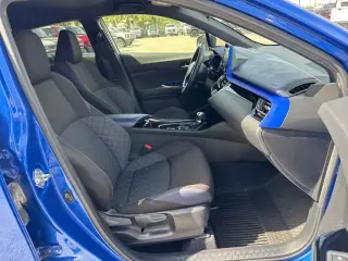 Toyota C-HR 2020 XLE 4p Crossover
