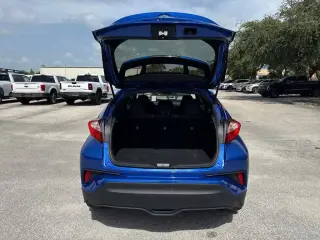 Toyota C-HR 2020 XLE 4p Crossover
