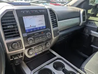 Ford F-350 Super Duty 2020 4x4 Lariat 4 puertas Cabina Crew 6.8 pies. SRW Pickup