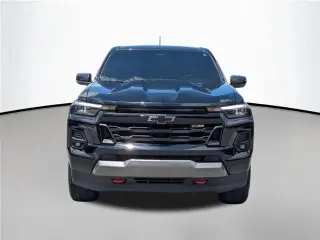 Chevrolet Colorado 2023 4x4 Z71 Cabina Crew 4 puertas 5 pies. Caja corta