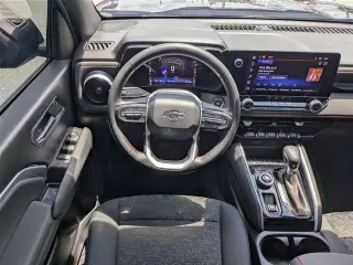 Chevrolet Colorado 2023 4x4 Z71 Cabina Crew 4 puertas 5 pies. Caja corta