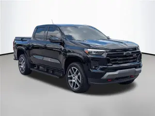 Chevrolet Colorado 2023 4x4 Z71 Cabina Crew 4 puertas 5 pies. Caja corta
