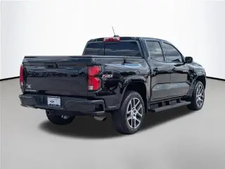 Chevrolet Colorado 2023 4x4 Z71 Cabina Crew 4 puertas 5 pies. Caja corta