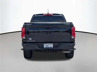 Chevrolet Colorado 2023 4x4 Z71 Cabina Crew 4 puertas 5 pies. Caja corta