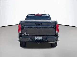 Chevrolet Colorado 2023 4x4 Z71 Cabina Crew 4 puertas 5 pies. Caja corta