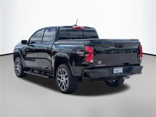 Chevrolet Colorado 2023 4x4 Z71 Cabina Crew 4 puertas 5 pies. Caja corta