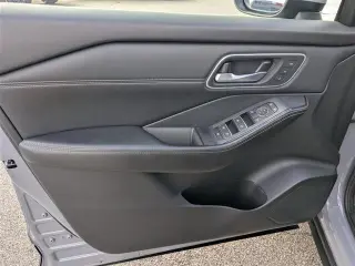 Nissan Rogue 2024 Platino 4 puertas Crossover