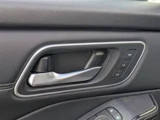 Nissan Rogue 2024 Platino 4 puertas Crossover