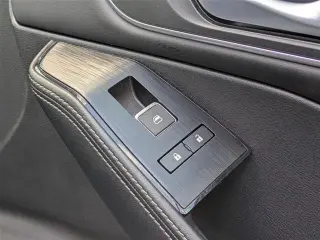 Nissan Rogue 2024 Platino 4 puertas Crossover