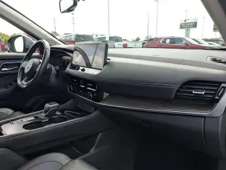 Nissan Rogue 2024 Platino 4 puertas Crossover