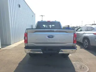 Ford F-150 2022 4x4 XLT 4 puertas SuperCrew 5.5 pies. SB