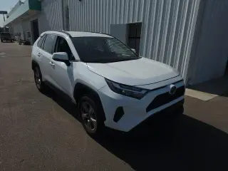 Toyota RAV4 2025 XLE 4 puertas SUV