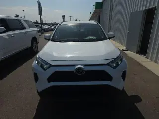 Toyota RAV4 2025 XLE 4 puertas SUV