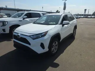 Toyota RAV4 2025 XLE 4 puertas SUV