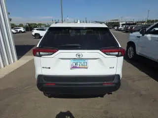 Toyota RAV4 2025 XLE 4 puertas SUV