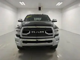 Ram 2500 2016 4x4 Laramie Limited 4 puertas Cabina doble 6.3 pies. Pickup SB