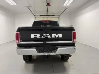 Ram 2500 2016 4x4 Laramie Limited 4 puertas Cabina doble 6.3 pies. Pickup SB