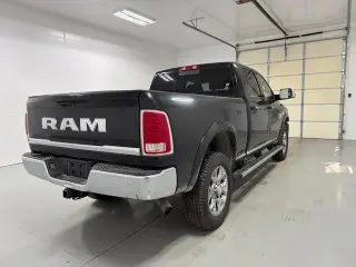 Ram 2500 2016 4x4 Laramie Limited 4 puertas Cabina doble 6.3 pies. Pickup SB