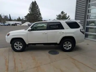 Toyota 4Runner 2016 4x4 SR5 SUV de 4 puertas