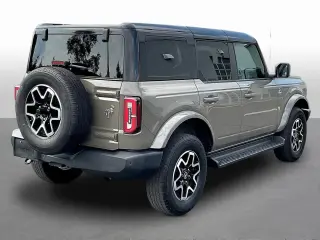 Ford Bronco 2025 4x4 Outer Banks 4 puertas SUV