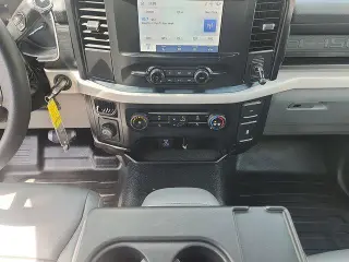 Ford F-150 2023 4x2 XL Cabina Regular 2 puertas 6.5 pies SB