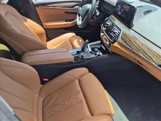 BMW Serie 5 2023 Sedán 530i 4 puertas