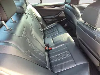 BMW Serie 5 2023 Sedán 540i 4 puertas