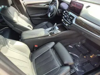 BMW Serie 5 2023 Sedán 540i 4 puertas
