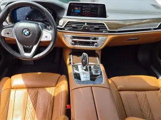 BMW Serie 7 2022 740i Sedán de 4 puertas