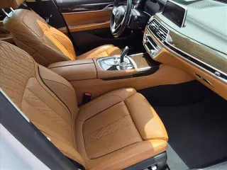 BMW Serie 7 2022 740i Sedán de 4 puertas