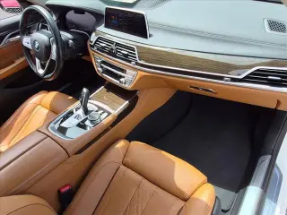 BMW Serie 7 2022 740i Sedán de 4 puertas