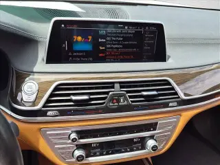 BMW Serie 7 2022 740i Sedán de 4 puertas