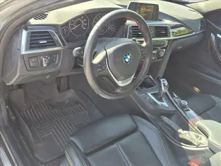 BMW Serie 3 2017 330i Sedán de 4 puertas