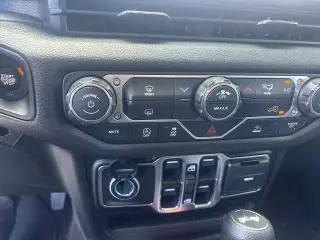 Jeep Wrangler 2026 4x4 Sport 4 puertas SUV