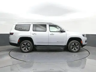Jeep Wagoneer 2024 4x4 Serie III 4 puertas SUV