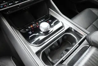 Jeep Wagoneer 2024 4x4 Serie III 4 puertas SUV