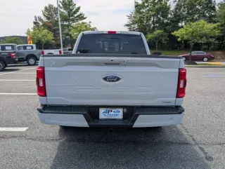 Ford F-150 2023 4x4 XLT 4 puertas SuperCrew 5.5 pies. SB
