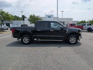Ford F-150 2025 4x4 XLT 4 puertas SuperCrew 5.5 pies SB