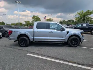 Ford F-150 2024 4x4 XLT 4 puertas SuperCrew 5.5 pies. SB