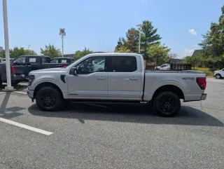 Ford F-150 2024 4x4 XLT 4 puertas SuperCrew 5.5 pies. SB