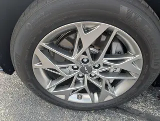 Genesis GV70 2025 AWD 2.5T Standard 4p SUV